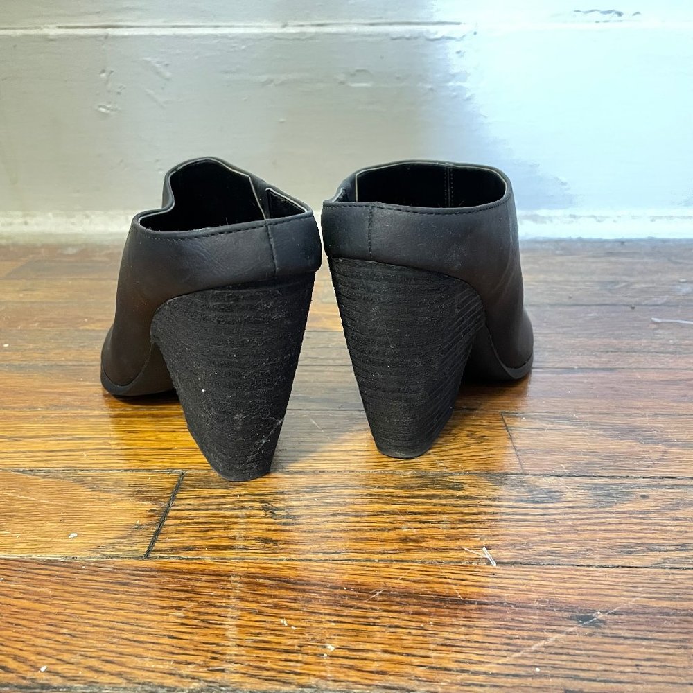 charles by charles david | Black Pointed Toe Wedg… - image 4